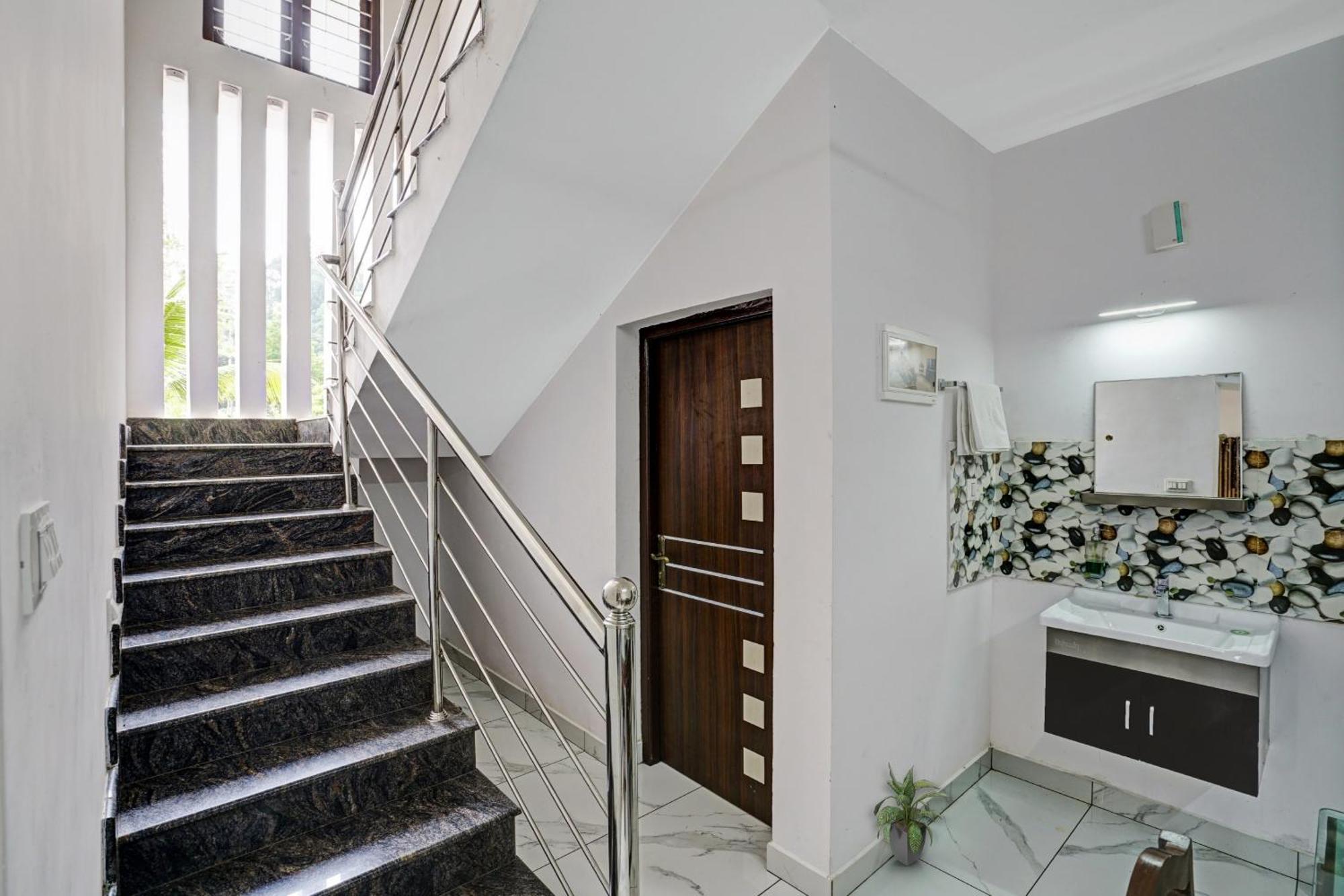 Spot On Shalom Palace Residency Neriyamangalam Εξωτερικό φωτογραφία